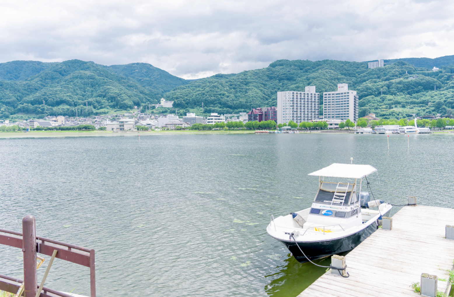 諏訪湖花火大会 湖畔からの景色